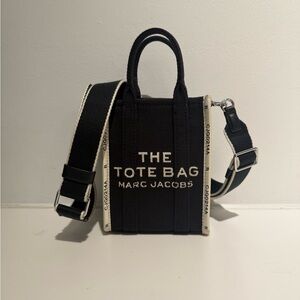 NWT Marc Jacobs The Tote Bag phone size